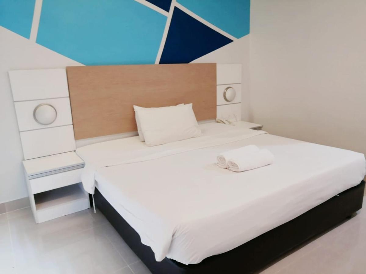 Bangi Business Hotel Kampong Sungai Ramal Dalam 外观 照片