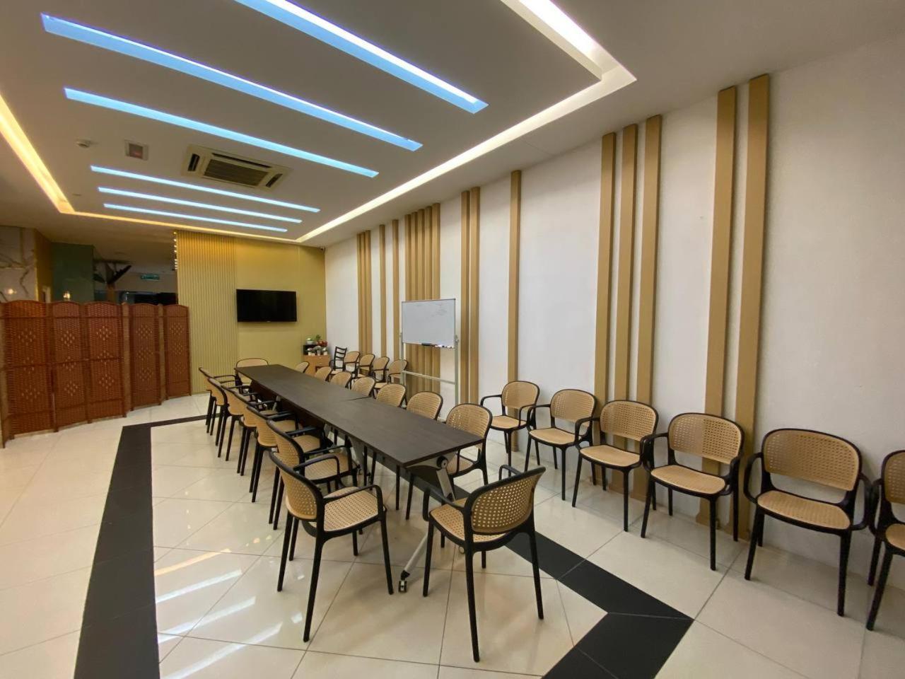 Bangi Business Hotel Kampong Sungai Ramal Dalam 外观 照片